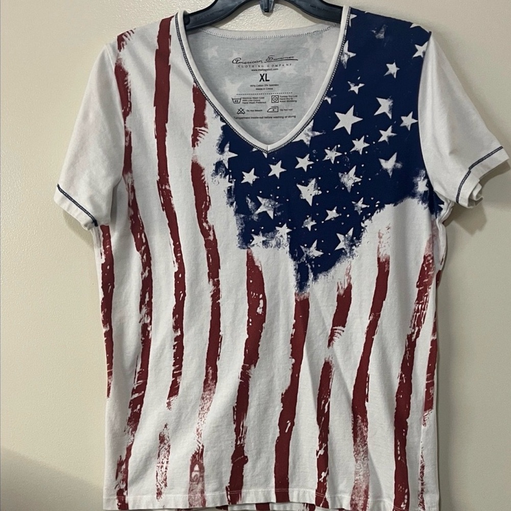 American Flag brushstroke patriotic v neck tee shirt top July 4th summer holiday
